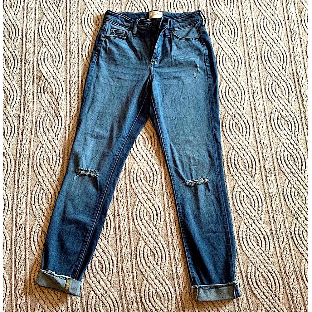Distressed Cropped Cuffed Skinny Jeans Size 2/26